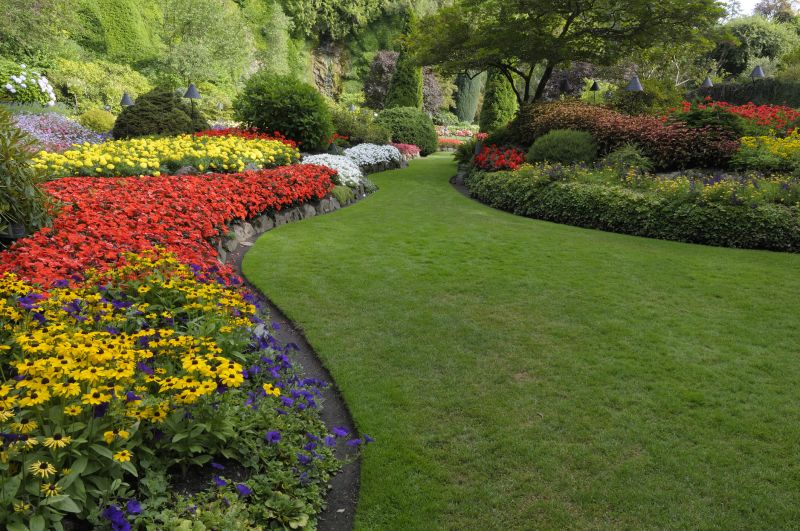 Flower Bed Maintenance in Ventura County, CA